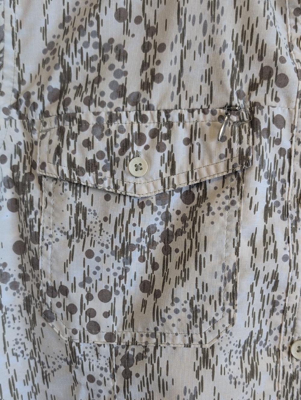 Royal Robbins Women's Button Down Shirt Insect Shield Sz Medium White W/ Pattern - Picture 4 of 4